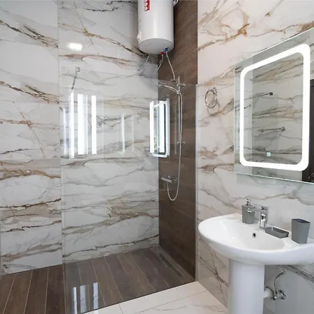 Beautiful 4br Penthouse With Large Terrace With Wifi Żabbar