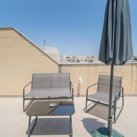 Lägenhet Beautiful 4br Penthouse With Large Terrace With Wifi Żabbar