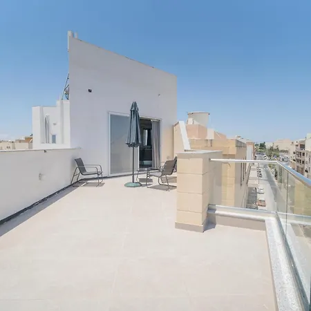 Beautiful 4br Penthouse With Large Terrace With Wifi Lägenhet