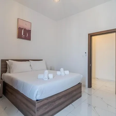 Beautiful 4br Penthouse With Large Terrace With Wifi *