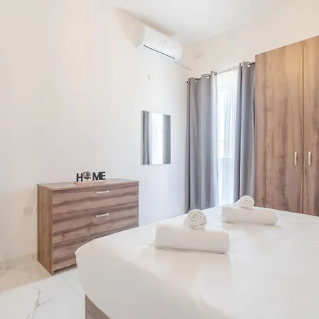 Lägenhet Beautiful 4br Penthouse With Large Terrace With Wifi