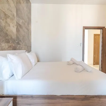 Beautiful 4br Penthouse With Large Terrace With Wifi Lägenhet