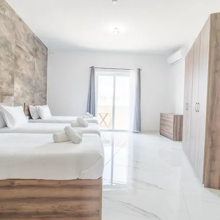 Beautiful 4br Penthouse With Large Terrace With Wifi Διαμέρισμα Żabbar