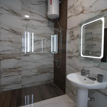 Beautiful 4br Penthouse With Large Terrace With Wifi * Żabbar