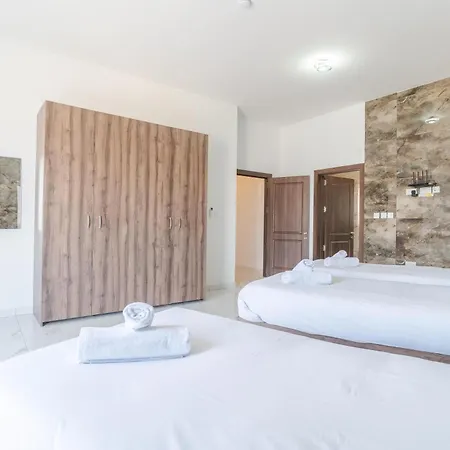 Apartman Beautiful 4br Penthouse With Large Terrace With Wifi