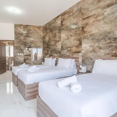 Beautiful 4br Penthouse With Large Terrace With Wifi *