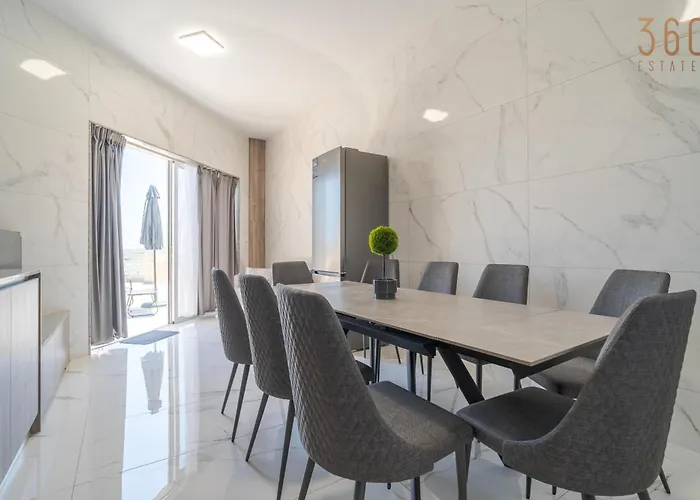 Beautiful 4br Penthouse With Large Terrace With Wifi Lejlighed