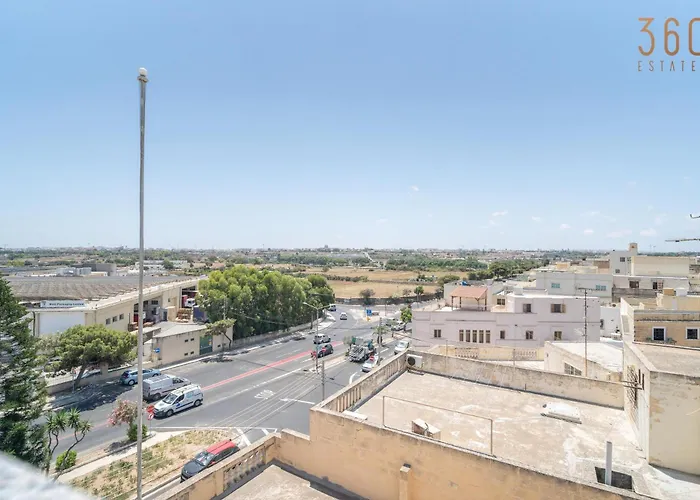 Beautiful 4br Penthouse With Large Terrace With Wifi Lejlighed Żabbar