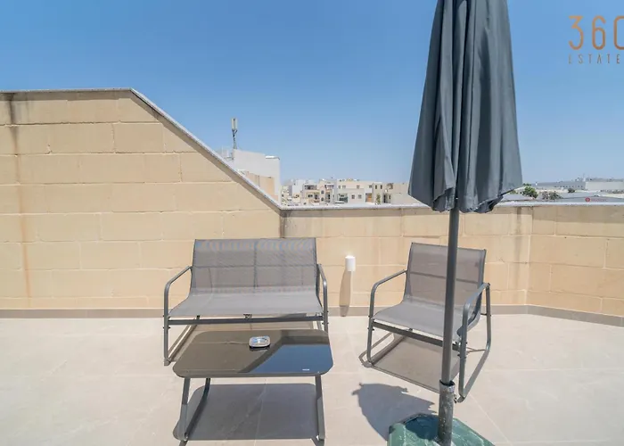 Lejlighed Beautiful 4br Penthouse With Large Terrace With Wifi Żabbar