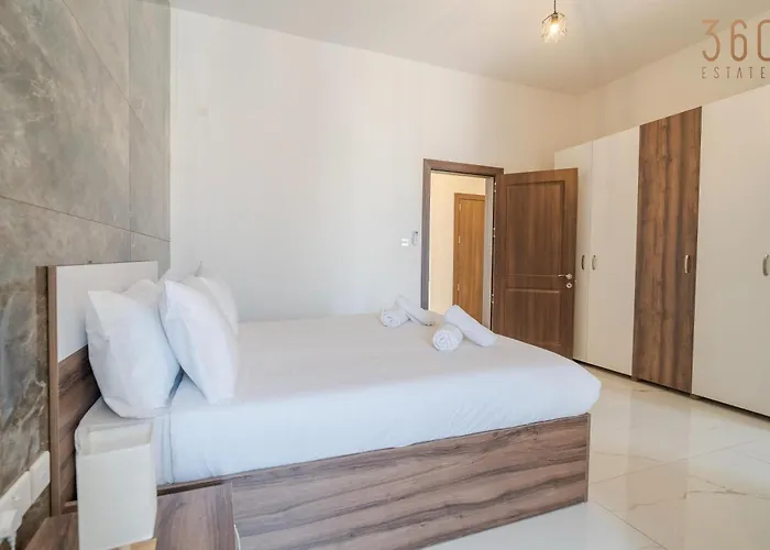 Beautiful 4br Penthouse With Large Terrace With Wifi Lejlighed Żabbar