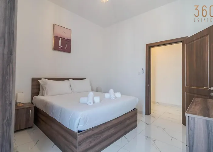 Beautiful 4br Penthouse With Large Terrace With Wifi *