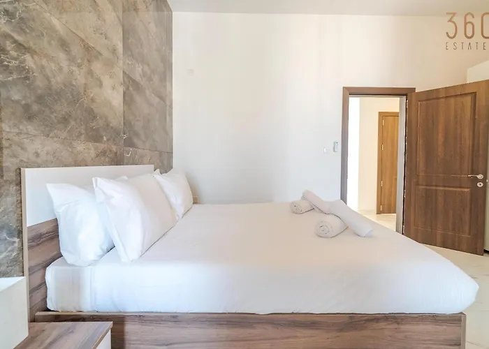 Beautiful 4br Penthouse With Large Terrace With Wifi Lejlighed