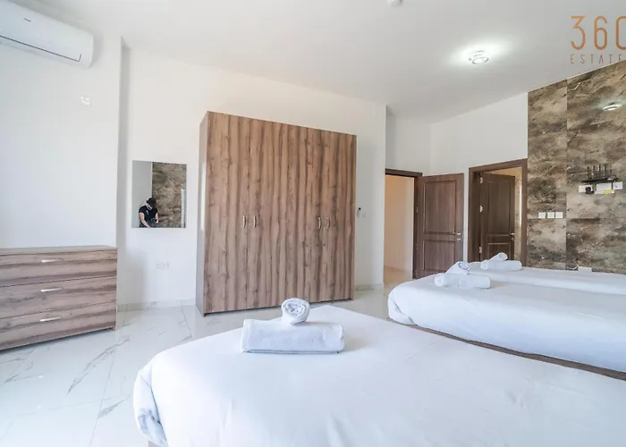 Lejlighed Beautiful 4br Penthouse With Large Terrace With Wifi *