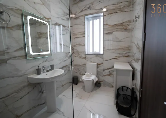 Beautiful 4br Penthouse With Large Terrace With Wifi Lejlighed Żabbar